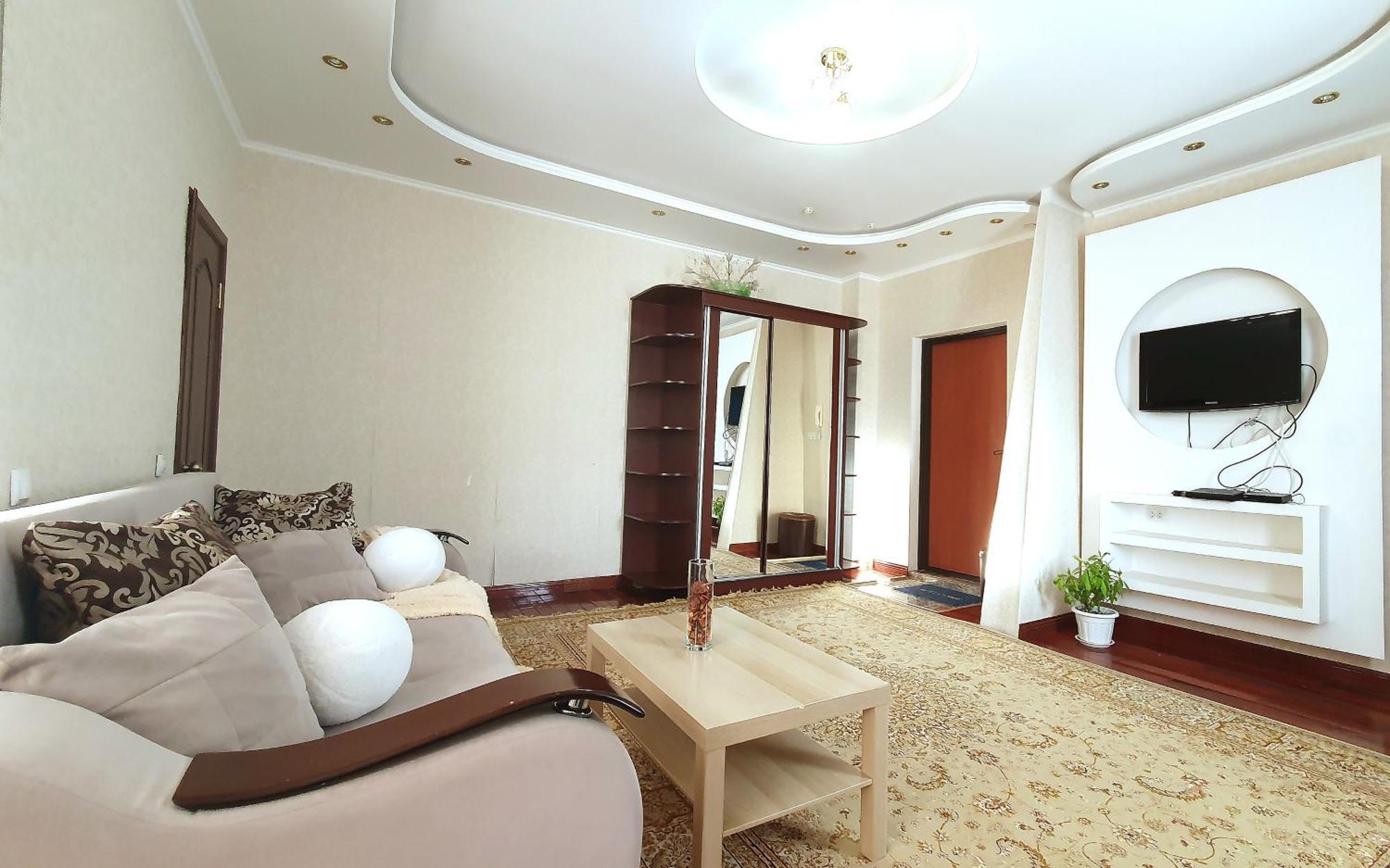 25 Вид На Байтерек Для 1-4 Человек С Кроватью И Раскладным Диваном Nur-Sultan  Exterior photo
